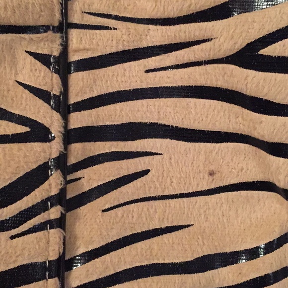 Mary Kay Purse and Cosmetic Bag Set - Picture 5 of 7